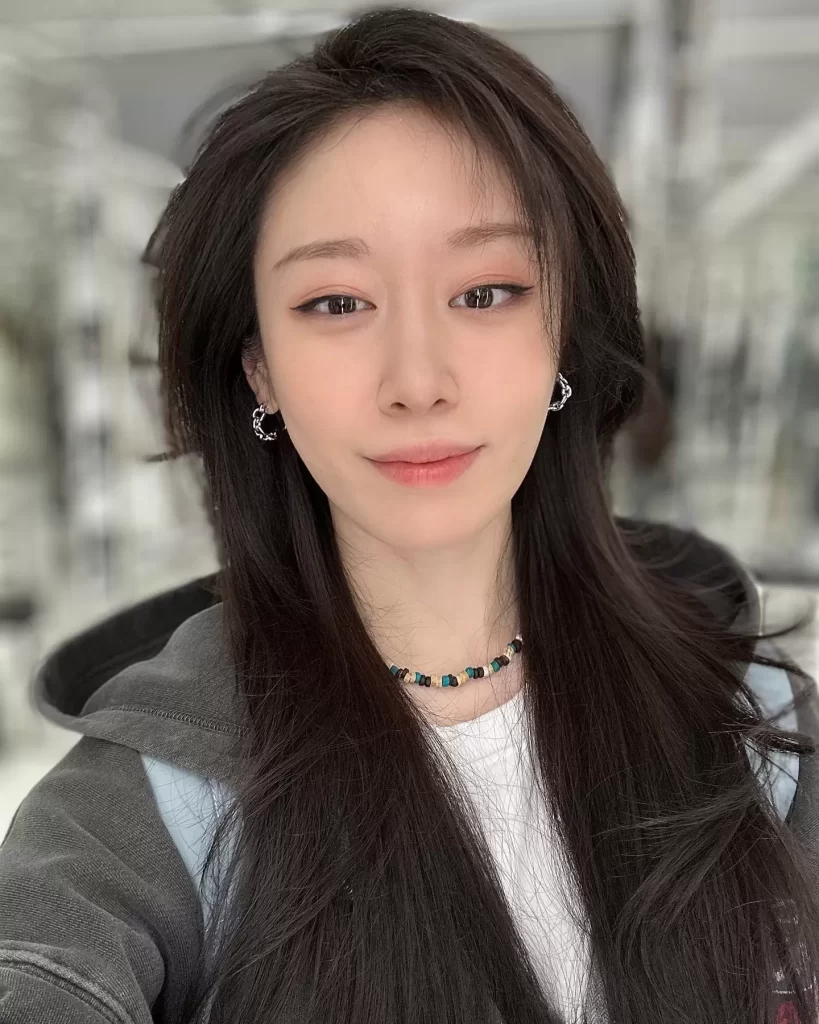 Jiyeon2 1742707173 3594410750153865536 1738782834