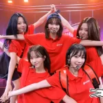 008tId6ngy1i75vhasw8uj31z00wrqv5